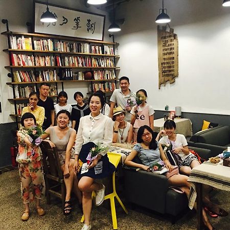 Zhaohuaxishi Youth Hostel กวางโจว ภายนอก รูปภาพ